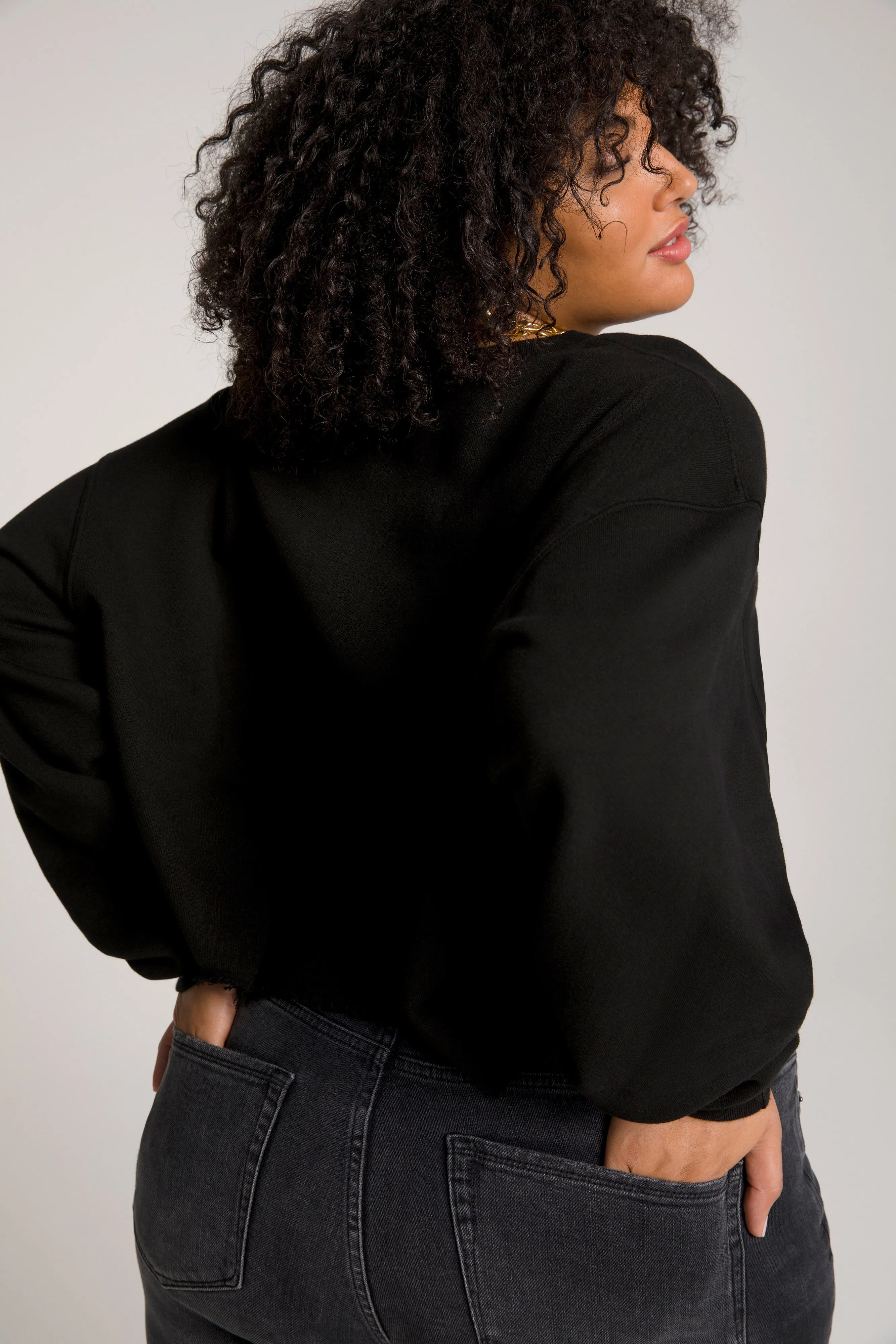 CROPPED & COOL SWEATSHIRT | BLACK001