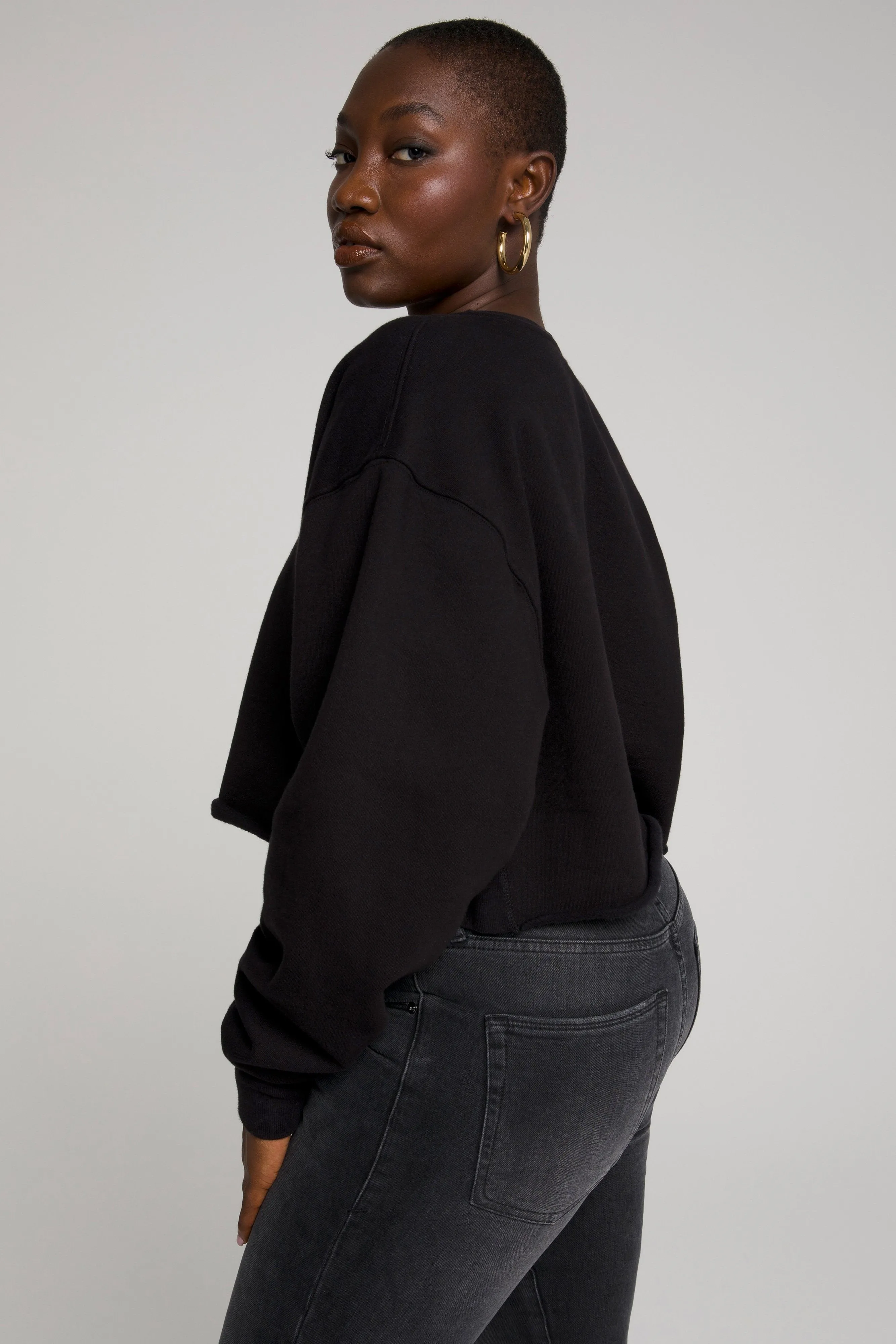 CROPPED & COOL SWEATSHIRT | BLACK001